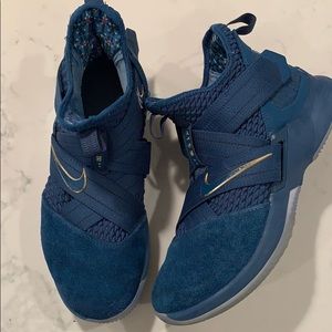 Men’s Lebron Soldier XII Basketball Shoe